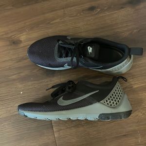 Nike Lunarestoa 2 size 11.5
